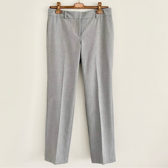 Ann Taylor Signature Grey Ankle Dress Pants Size 8P - Picture 1 of 7